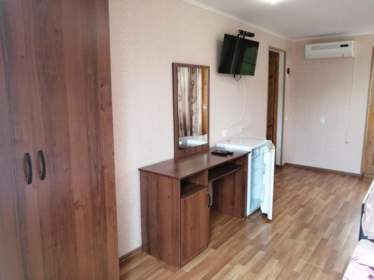 Мини-Отель На Агрба 22А Pizunda Ngoại thất bức ảnh