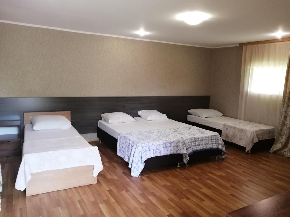 Мини-Отель На Агрба 22А Pizunda Ngoại thất bức ảnh